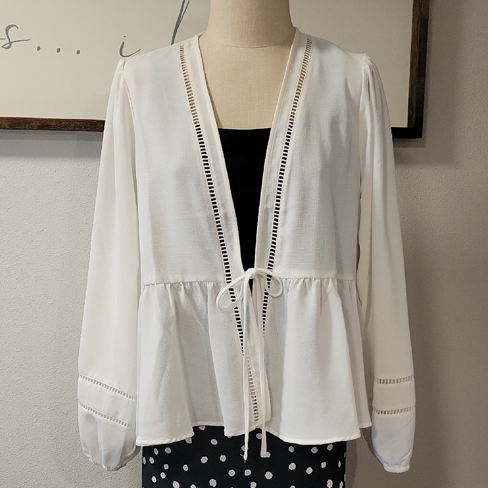 Torrid White Textured Tie Front Kimono/Cardigan, NWT